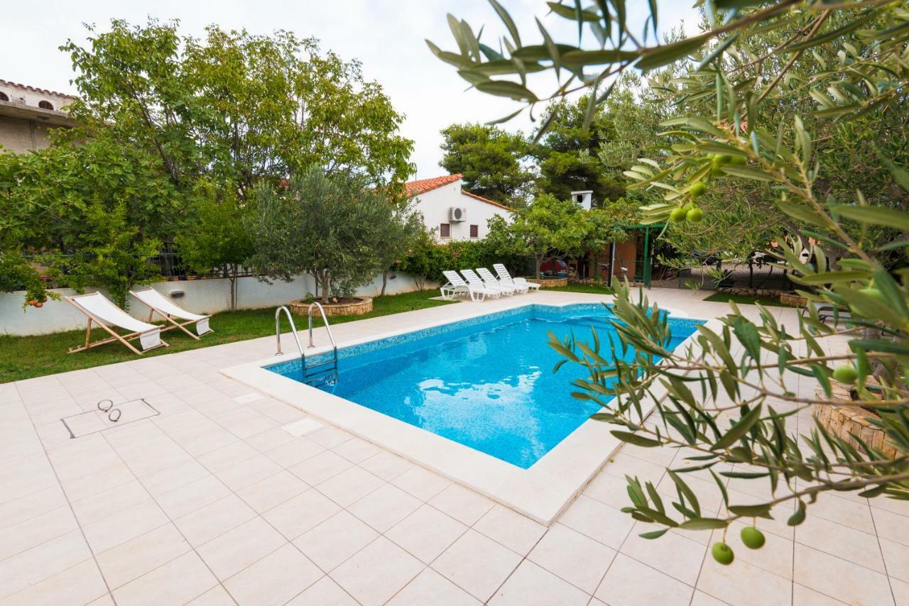 Villa Croatica Apartments Zaboric Exterior photo